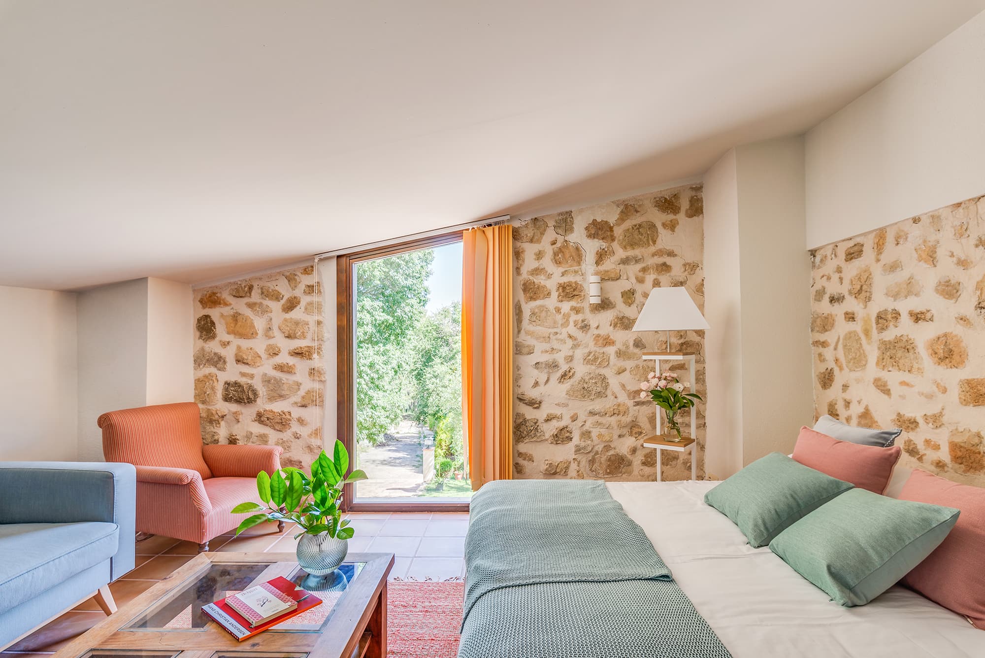 Zimmer mit Gartenblick